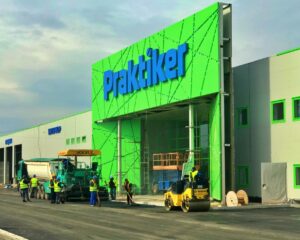 Паркинг на Хипермаркет „ПРАКТИКЕР“, кв.9,“жк Дружба 2“, район Искър