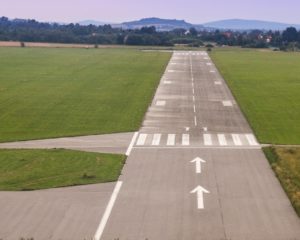 „Извършване на строително-ремонтни работи на пистата за излитане и кацане (ПИК) в района на мостовото съоръжение ”